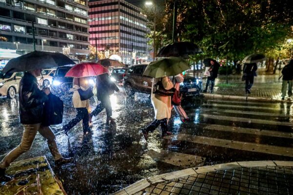 Κακοκαιρία Byron: Πώς θα λειτουργήσουν την Παρασκευή οι δημόσιες υπηρεσίες