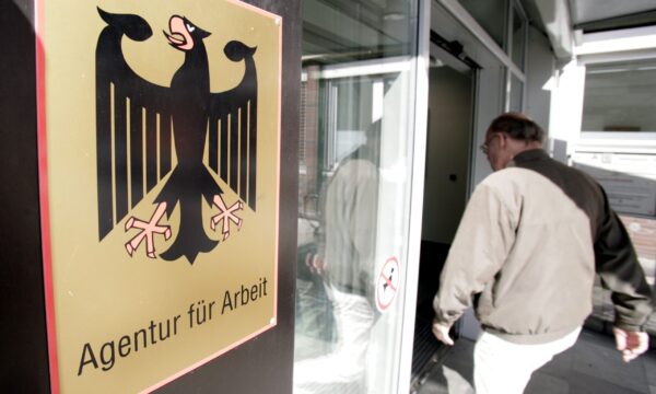 Γερμανία: Περισσότεροι από τους μισούς δικαιούχους του βασικού επιδόματος δεν αναζητούν εργασία