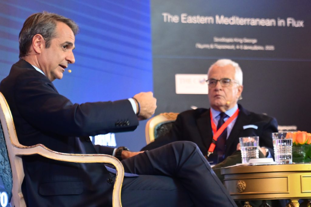 «Χαμηλά το βλέμμα»: Μήνυμα Μητσοτάκη στο εσωτερικό της κυβέρνησης