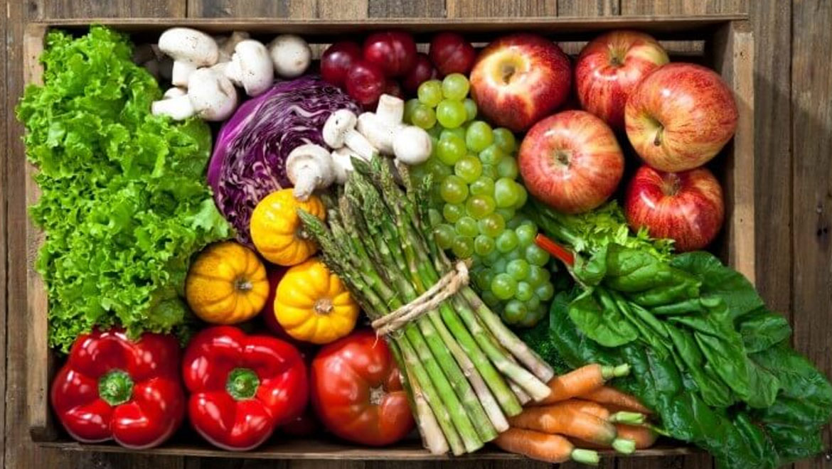 Χειμωνιάτικοι θησαυροί στο πιάτο σου: Τα φρούτα και τα λαχανικά που σε κρατούν γερή και fit
