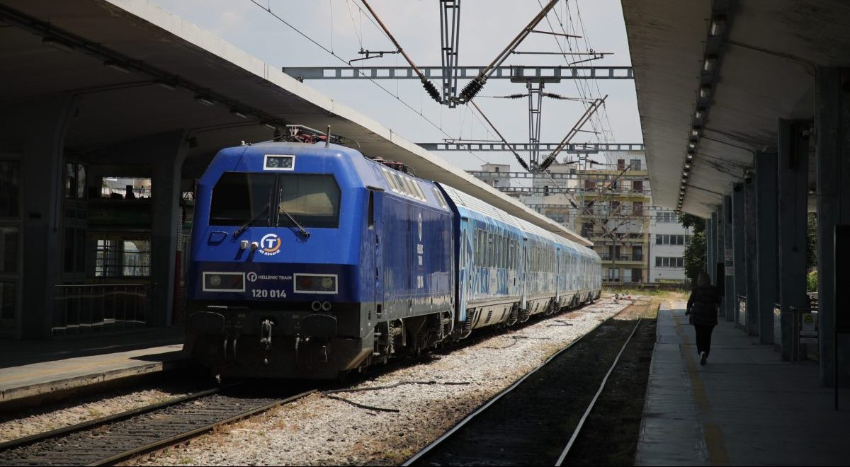 Πάνω από δύο ώρες καθυστέρηση στο δρομολόγιο Λάρισα–Θεσσαλονίκη – Τι αναφέρει η Hellenic Train