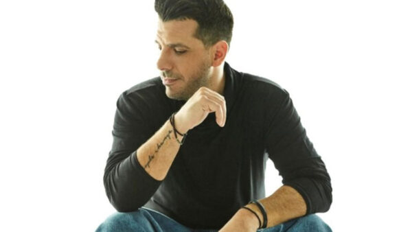 Θοδωρής Φέρρης – «Είπες»: Το νέο του τραγούδι που μιλά απευθείας και δυνατά στην καρδιά