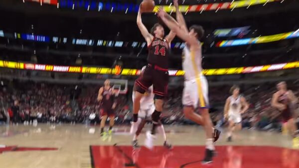 Το βροντερό πόστερ του Μάτας Μπουζέλις στην κορυφή του Top-10 (vid)