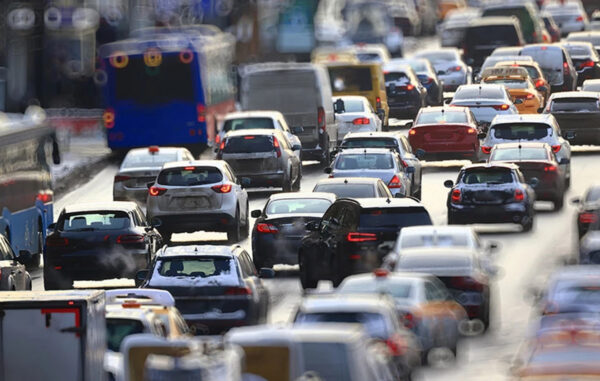 Επίθεση Ανδρουλάκη στην Κυβέρνηση για κυκλοφοριακό και ΜΜΜ — Έρχονται βελτιώσεις, λέει ο Κυρανάκης