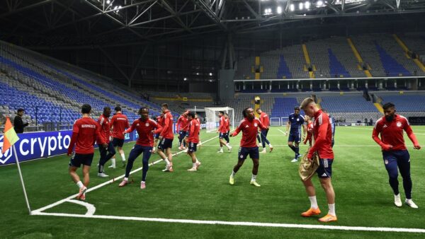 Το ertsports στην προπόνηση του Ολυμπιακού στην Αστάνα (vid)