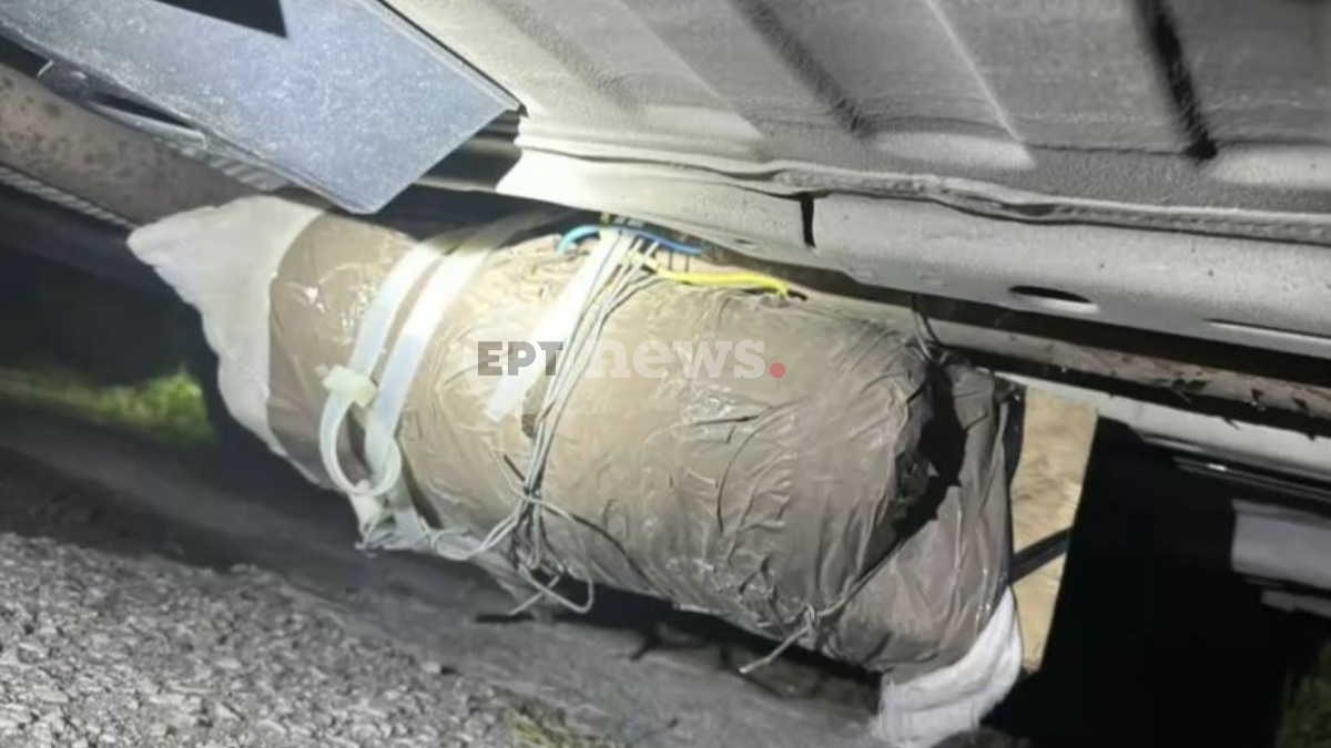 Καλύβια: Στο σασί είχε τοποθετηθεί ο εμπρηστικός μηχανισμός – Αποκλειστικές φωτογραφίες του ΕΡΤnews