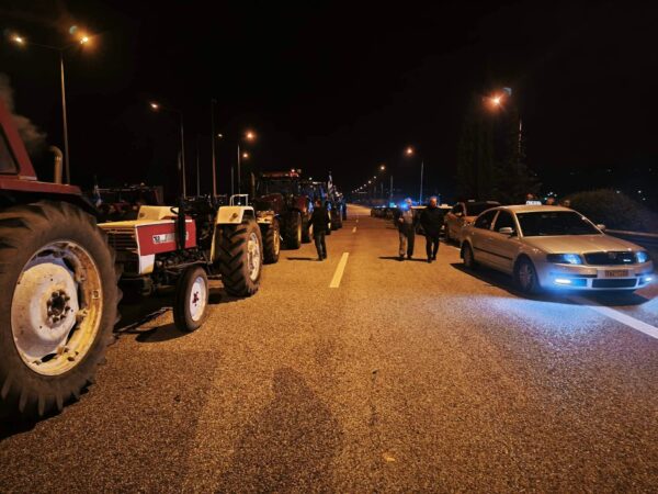 Συμμετοχή αυτοκινητιστών ταξί στο μπλόκο της Άρτας