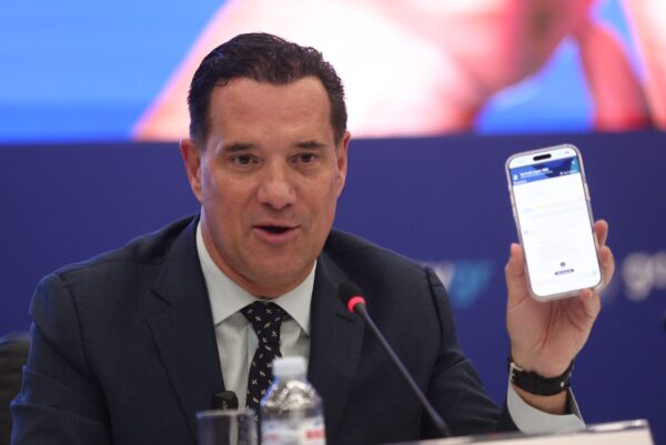 Αύξηση της ιατρικής αμοιβής κατά 30% ανακοίνωσε ο Άδωνις Γεωργιάδης