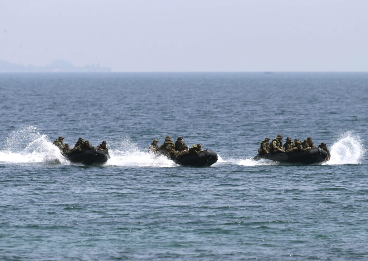 WSJ: Έφοδος αμερικανικών δυνάμεων σε πλοίο στον Ινδικό Ωκεανό – Ταξίδευε από την Κίνα προς το Ιράν