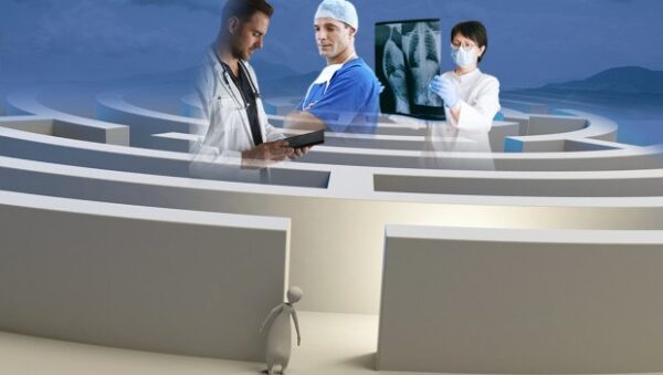 Ένας στους τρεις Έλληνες καταστρέφεται οικονομικά αναζητώντας περίθαλψη