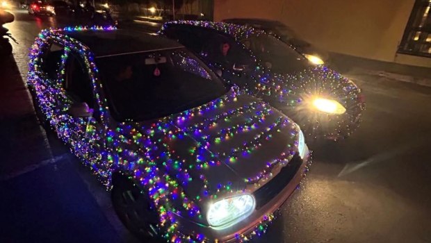 Στόλισαν… αυτοκίνητα και έγιναν viral στο Ηράκλειο