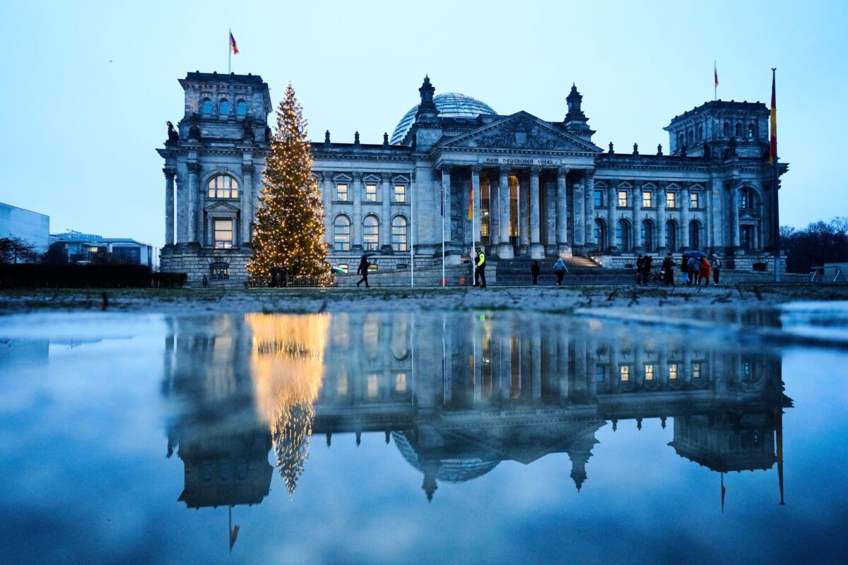 Bundestag: Kυβερνοεπίθεση την ώρα της επίσκεψης του Ουκρανού προέδρου Ζελένσκι