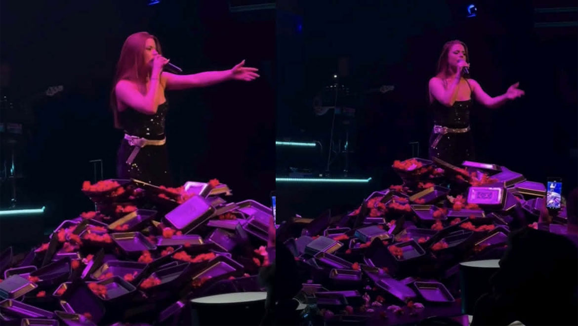 Όλα τα… λεφτά λουλούδια για τη Ρούλα Παπαθανασίου