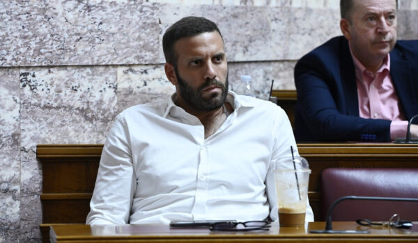 Νίκος Παππάς μετά την επίθεση σε δημοσιογράφο: Λάθος αντίδραση στη δική του δράση – πρόκληση