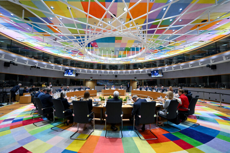 Σύνοδος Κορυφής στις Βρυξέλλες: Ακόμη πιο κοντά σε διέξοδο για τη χρηματοδότηση της Ουκρανίας