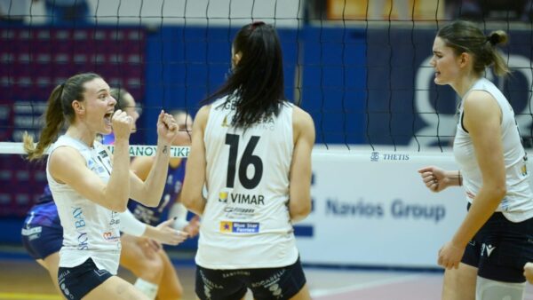 Ο ΑΟ Θήρας πέρασε με επική ανατροπή από την Βούλα