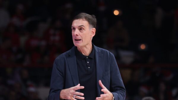 Μπαρτζώκας στην ΕΡΤ: «Εστιάζουμε στο ματς με την Μπολόνια, ίσως γυρίσουν πιο νωρίς οι Γουόρντ και Φαλ» (vid)