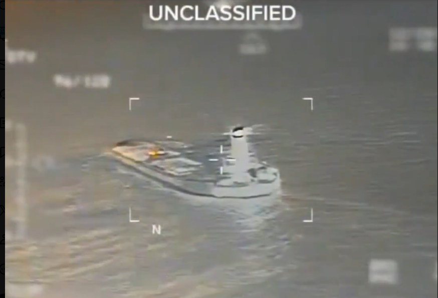 ΗΠΑ: Νέα καταδίωξη δεξαμενόπλοιου ανοιχτά της Βενεζουέλας – Πώς συσχετίζεται με το Ιράν