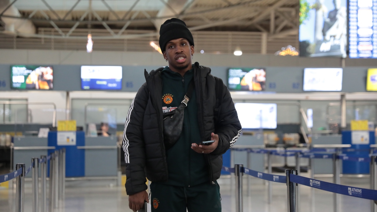 Σορτς: «Μας λείπει ένας παίκτης, οπότε όλοι θα πρέπει να κάνουν το κάτι παραπάνω»