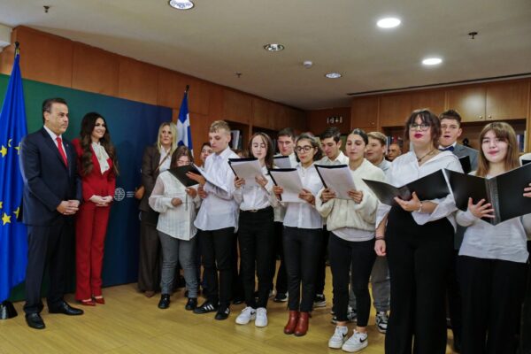 Συνάντηση Παπασταύρου – Γκιλφόιλ: Επί τάπητος οι ενεργειακές συμφωνίες μεταξύ των δύο χωρών