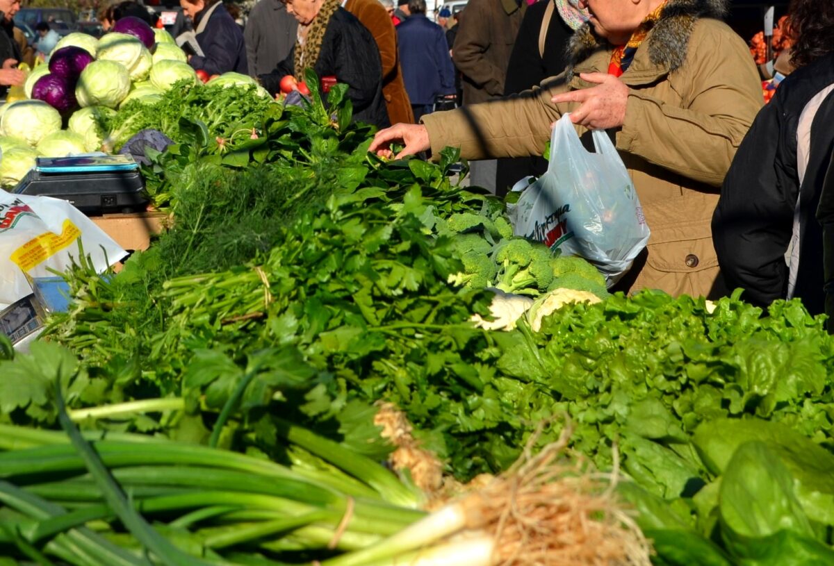 Το εορταστικό ωράριο λειτουργίας των λαϊκών αγορών