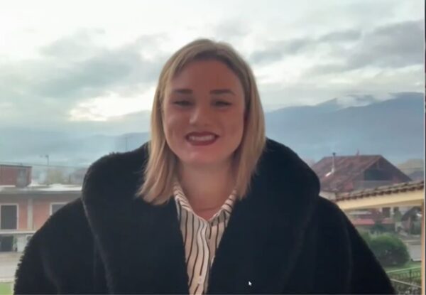 «Δώσαμε ξανά ζωή στα Φουρνά Ευρυτανίας σε συνθήκες ελάχιστων πόρων» – Η δασκάλα Γ. Διαμαντή μιλά για τη βράβευσή της