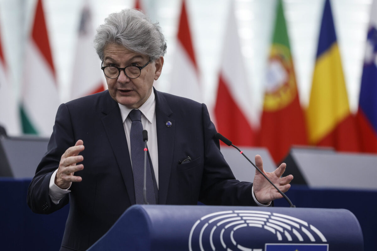 Η Γαλλία καταδίκασε τις αμερικανικές κυρώσεις σε βάρος του Τιερί Μπρετόν και άλλων ευρωπαίων αξιωματούχων