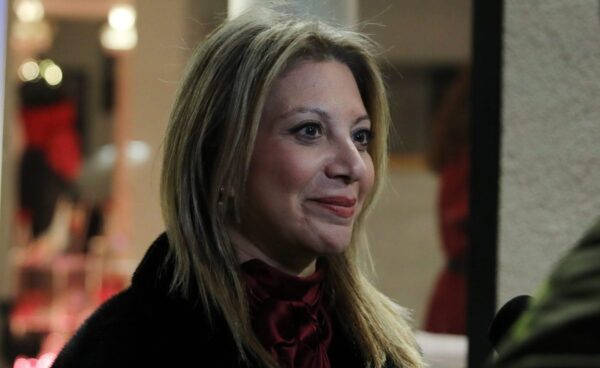 Καρυστιανού: «Αυτές οι Άγιες Ημέρες των Χριστουγέννων, ας γαληνέψουν κάθε πόνο και ας σβήσουν κάθε αδικία»