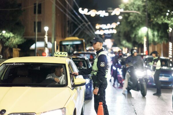 Εκτεταμένοι έλεγχοι αλκοτέστ στο κέντρο της Αθήνας – Μόλις 8 θετικά αποτελέσματα σε 2.000 οδηγούς