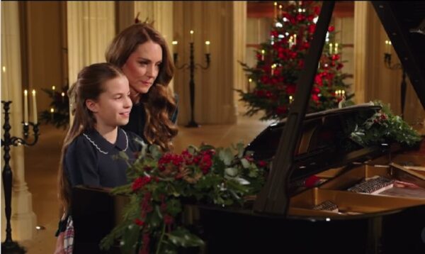 Η Κέιτ Μίντλετον και η πριγκίπισσα Σάρλοτ σε συγκινητικό ντουέτο στο πιάνο