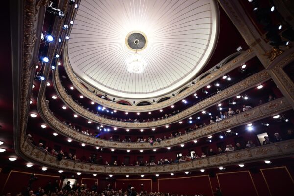Ένωση Θεατρικών Παραγωγών: Τα περισσότερα θέατρα θα είναι ανοιχτά αύριο, Σάββατο 27/12