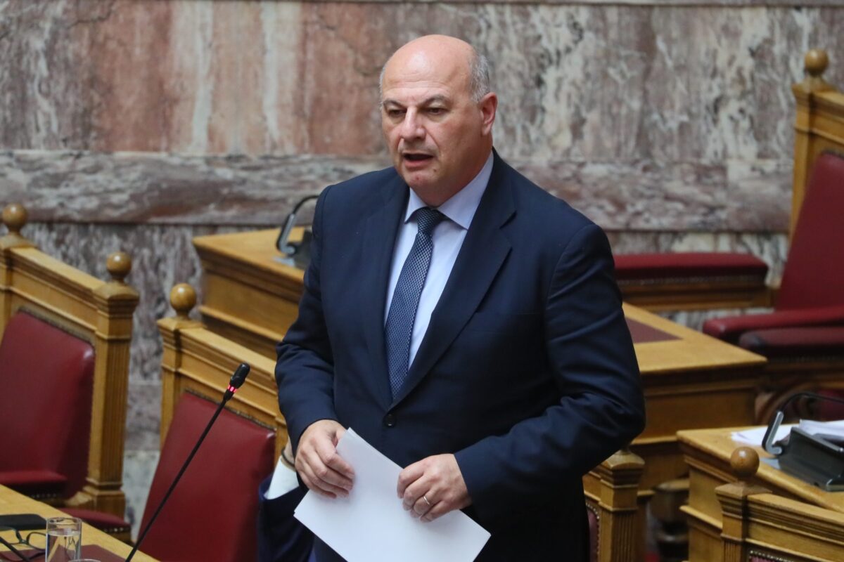 Φάκελο με αιτήματα παρέδωσαν στον Κ. Τσιάρα εκπρόσωποι αγροτών από την Κορινθία