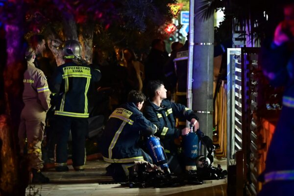 Βίντεο ντοκουμέντο από τη φωτιά στο διαμέρισμα με τους δύο νεκρούς στην Καλλιθέα