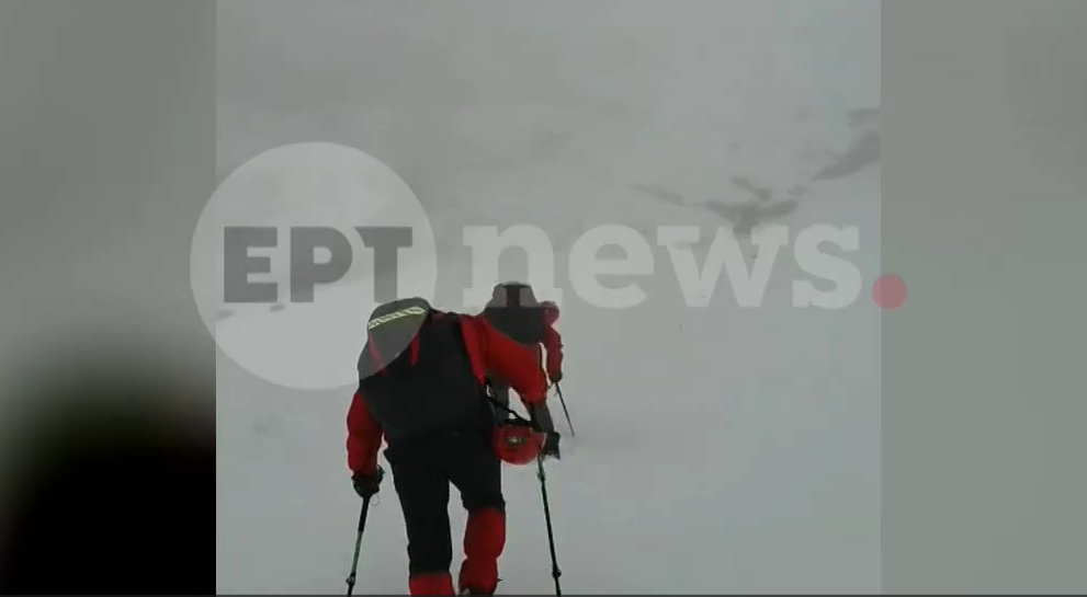 Νεκροί ορειβάτες στα Βαρδούσια: Βίντεο ντοκουμέντο του ΕΡΤnews από τις έρευνες – Τους καταπλάκωσε τεράστιος όγκος χιονιού