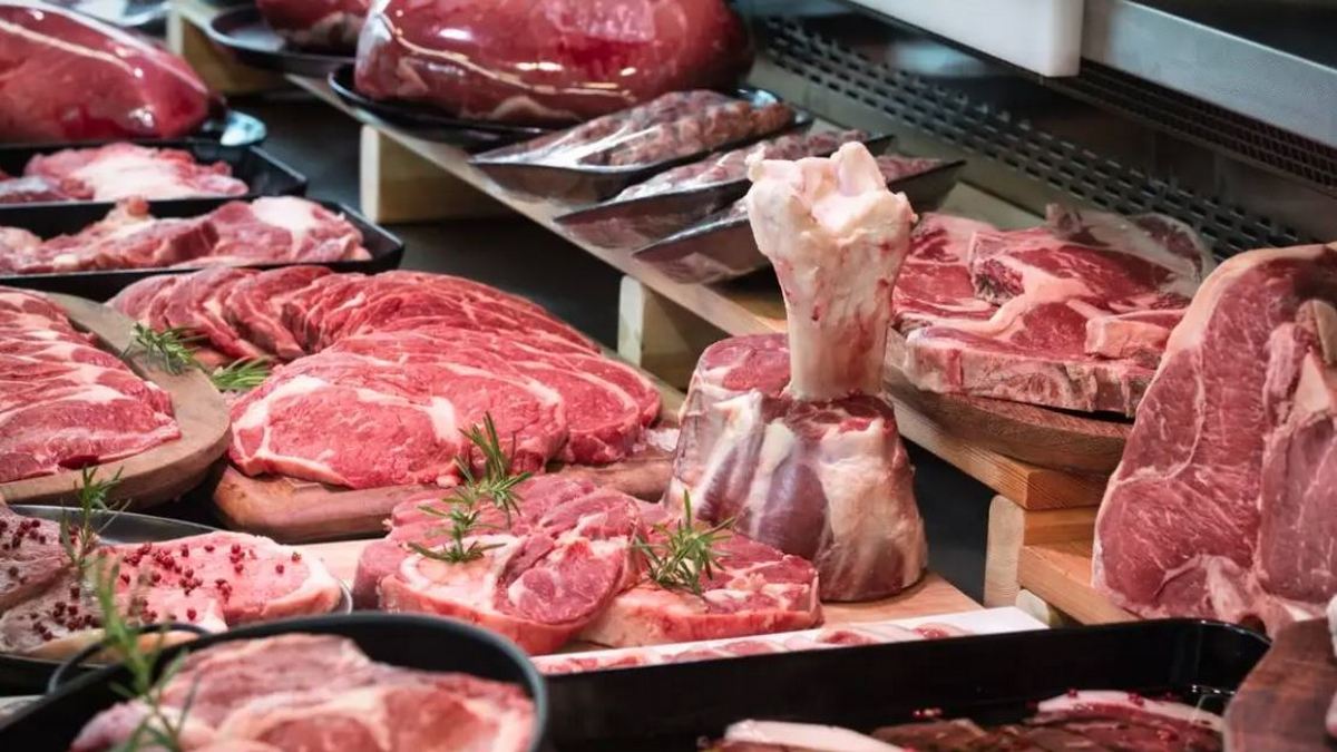 Πώς θα διαμορφωθούν οι τιμές για το πρωτοχρονιάτικο τραπέζι – Ανοιχτή έως το απόγευμα η Βαρβάκειος