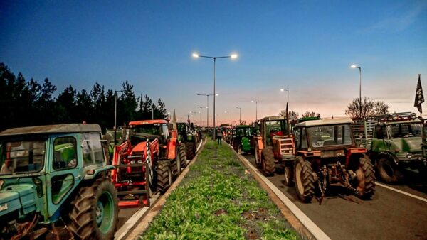 Αγροτικά μπλόκα – επιπτώσεις: Τι λένε στο ΕΡΤnews Radio 105,8 παράγοντες της τουριστικής αγοράς