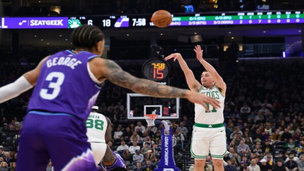 Νίκες για Σίξερς και Σέλτικς