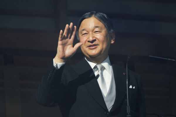 Νεαρός άνδρας γδύθηκε μπροστά στον αυτοκράτορα Ναρουχίτο την ώρα που εκείνος χαιρετούσε το πλήθος