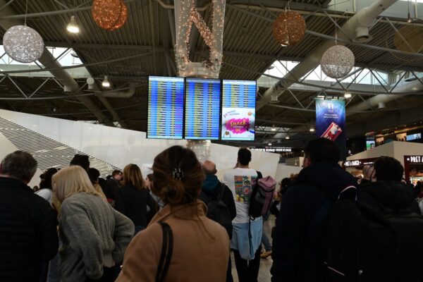 Έρευνα του ΕΡΤnews Radio 105,8 για το χθεσινό black out στο FIR Αθηνών: Τι λένε οι ειδικοί για τα σενάρια και τα αναπάντητα ερωτήματα