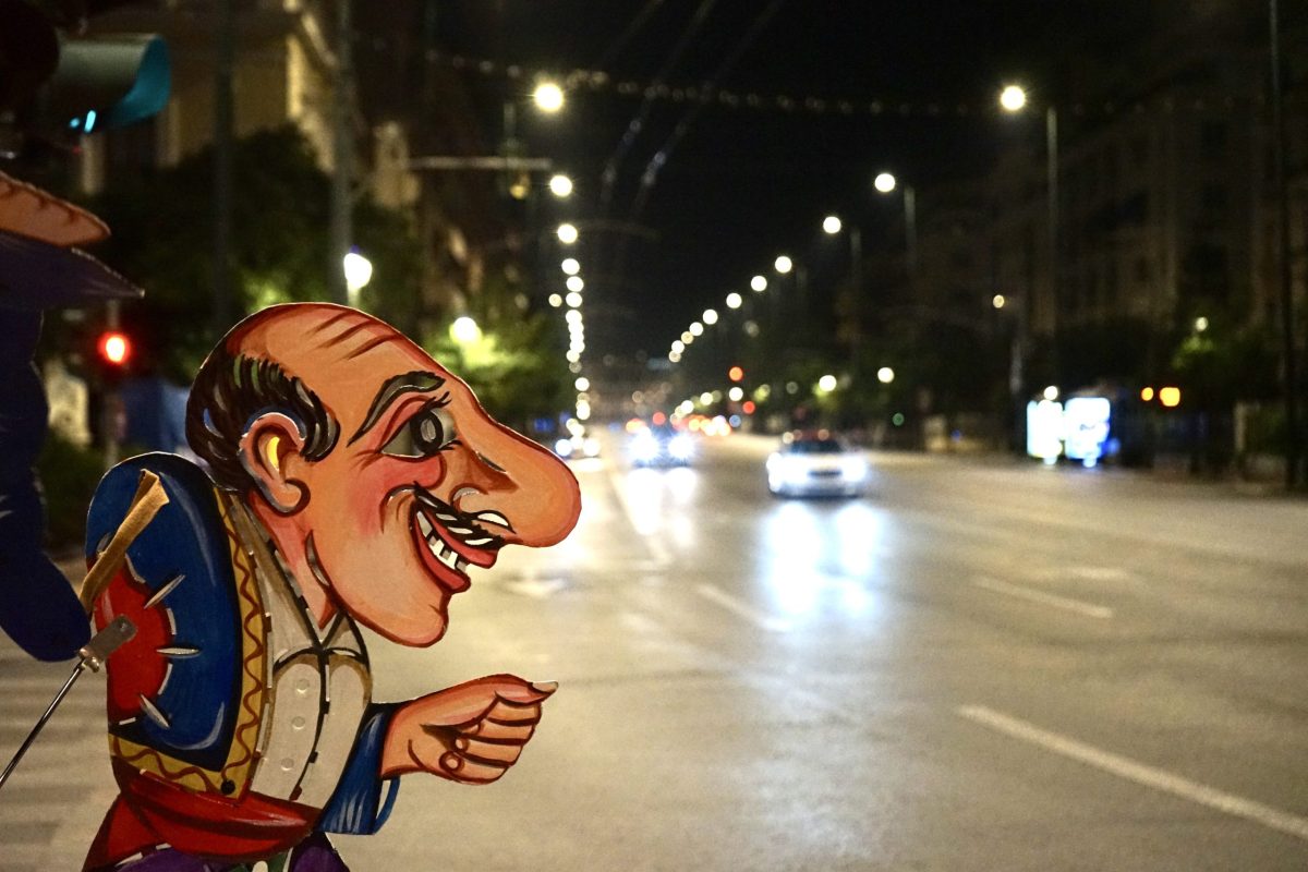 Καραγκιόζης … by night παραστάσεις θεάτρου σκιών αυστηρά για ενήλικες με τον Νικόλα Τζιβελέκη