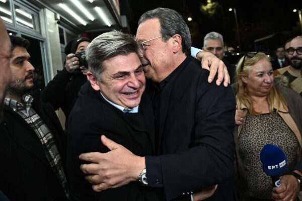 Εξηγήσεις για το κόμμα Καρυστιανού ζήτησε από τον Φαραντούρη ο Φάμελλος – Τι απάντησε