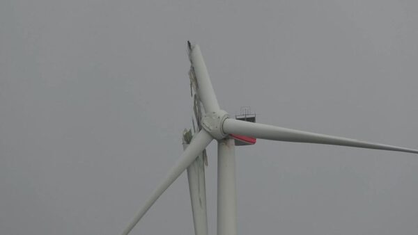 Γερμανία: Κλειστό τμήμα αυτοκινητoδρόμου λόγω επικίνδυνης ανεμογεννήτριας