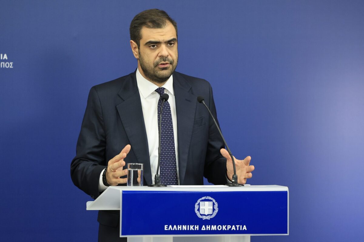 Μαρινάκης για Βαρουφάκη: Ντροπή και αηδία – Γονείς έχουν χάσει παιδιά από ναρκωτικά