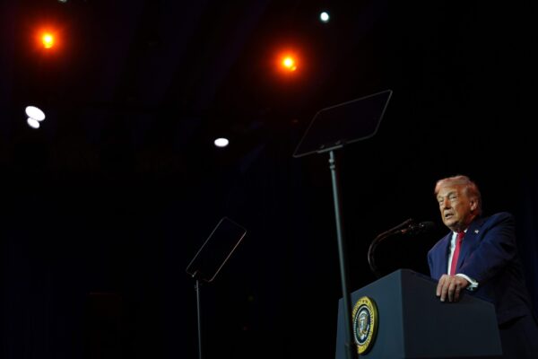 Ο Τραμπ επιθυμεί αύξηση των αμυντικών δαπανών των ΗΠΑ σε 1,5 τρισεκ. δολάρια