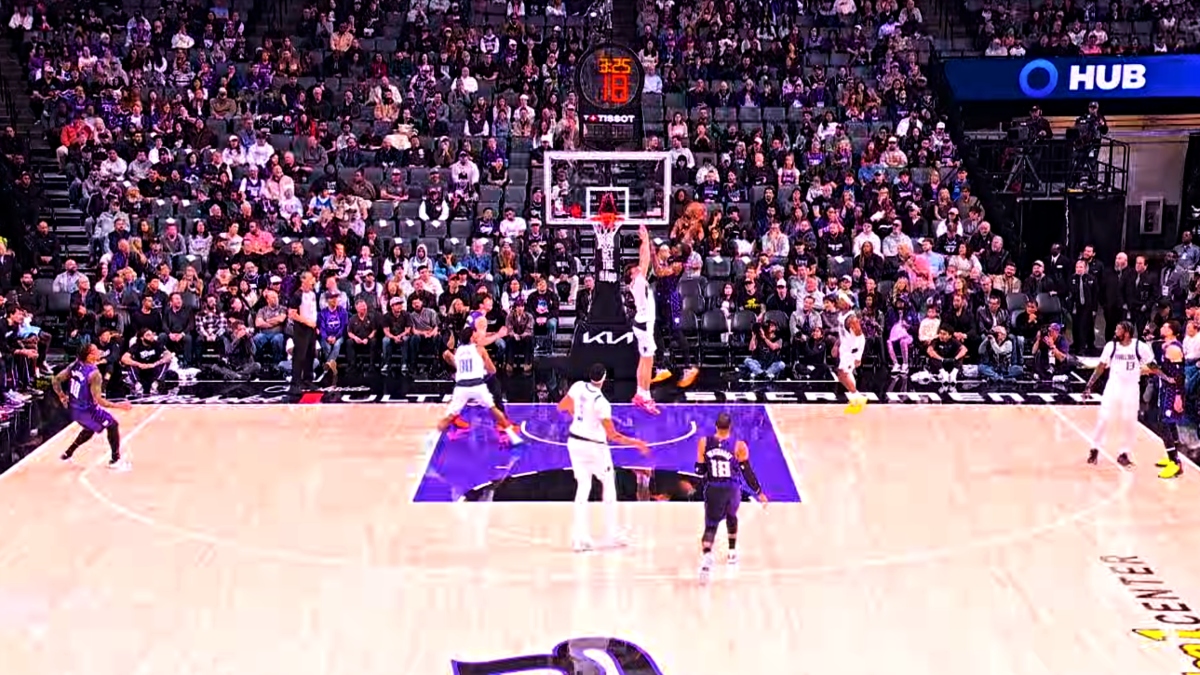 Ο Πρέσιους Ατσιούα έβαλε σε πόστερ τον Κούπερ Φλαγκ (vid)