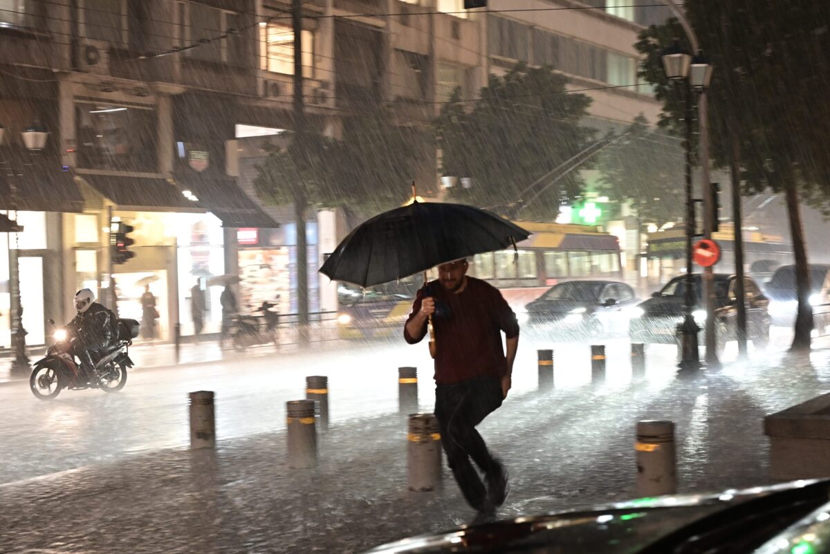 Καιρός: Bροχές, ισχυροί άνεμοι και παγετός – Πού θα «χτυπήσει» ο χειμώνας
