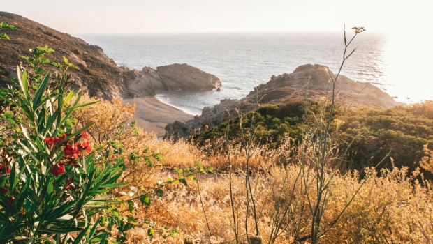«Μπλε ζώνες»: Είναι οι παγκόσμιες περιοχές μακροζωίας μύθος; – Ένα ελληνικό νησί ίσως να έχει την απάντηση