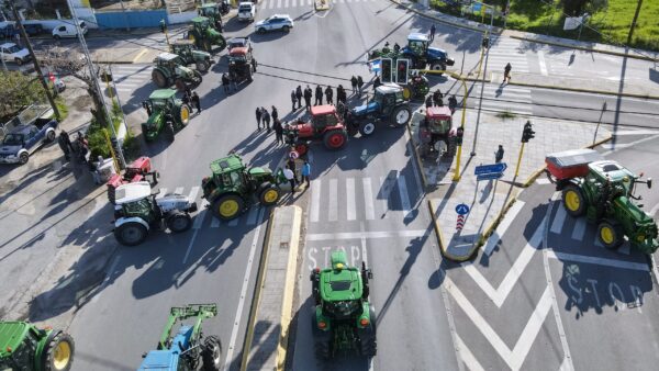 Αγρότες: Σήμερα στη Νίκαια η πανελλαδική των μπλόκων – Αποφασίζει για αντιπροσωπεία και  ατζέντα