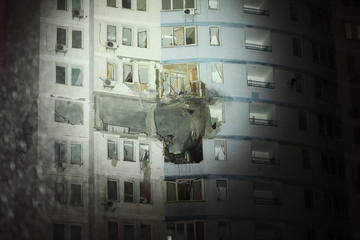 Κίεβο: Εκτός λειτουργίας παραμένουν για δεύτερη μέρα τα δίκτυα ηλεκτρικής ενέργειας, ύδατος και θέρμανσης