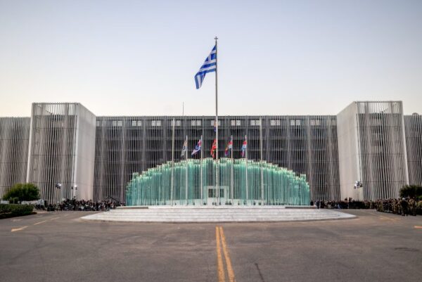 Έκτακτες κρίσεις ανωτάτων αξιωματικών των Ενόπλων Δυνάμεων: Ποιοι προάγονται, ποιοι αποστρατεύονται και ποιοι παραμένουν